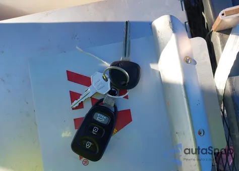 2012 Hyundai Elantra Gls z USA, uszkodzony, nr VIN 5NPDH4AE1CH126144